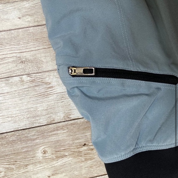 Lululemon Men's Light Blue Athletic Gym Shorts - Picture 3 of 4